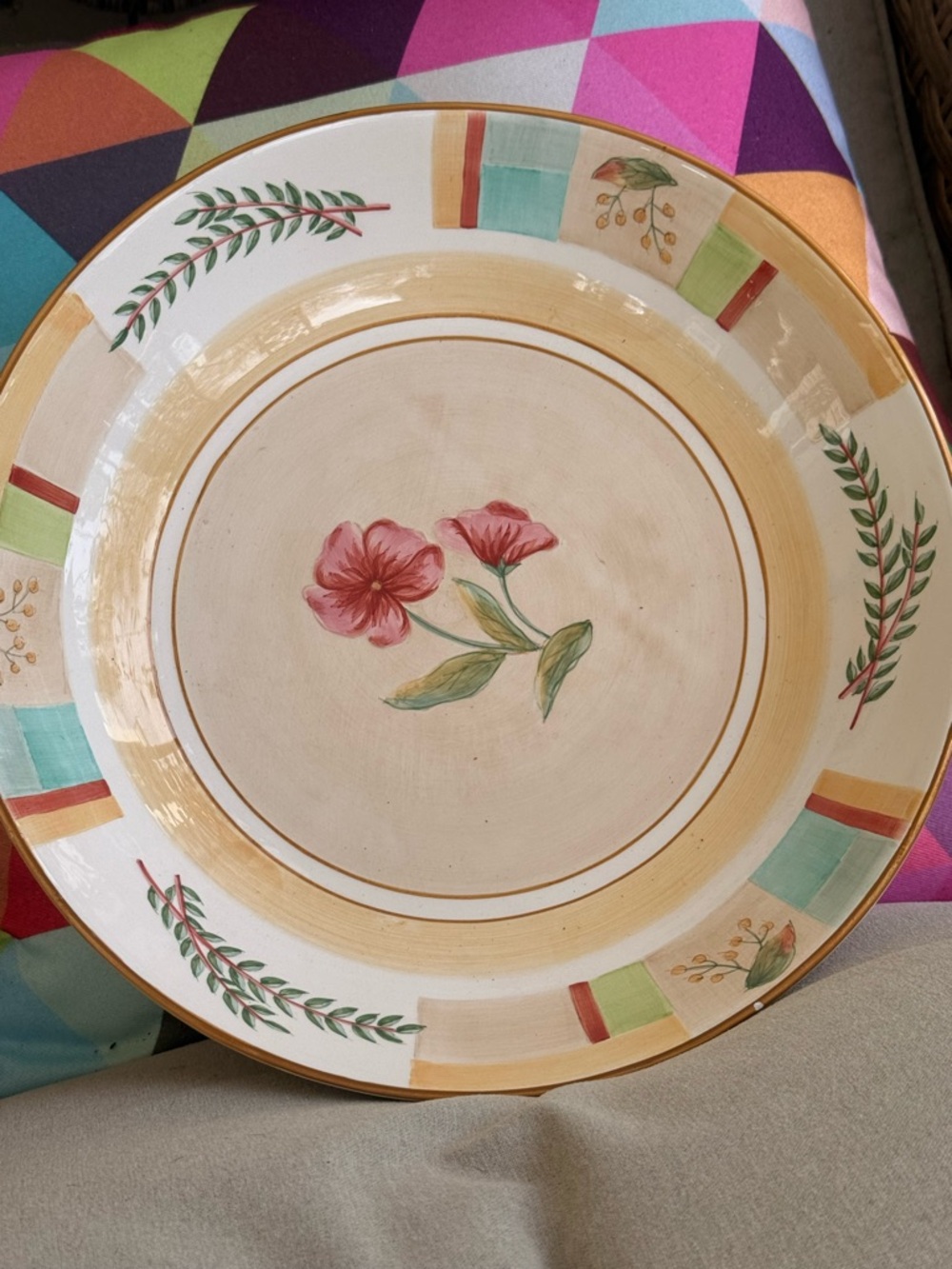 90s Hand-Painted Floral Ceramic Serving Bowl in Cream and Pink